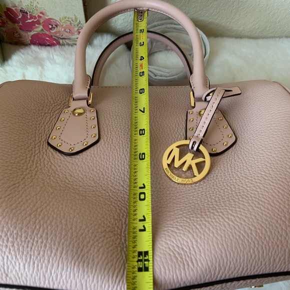 MK satchel - Picture 7 of 8